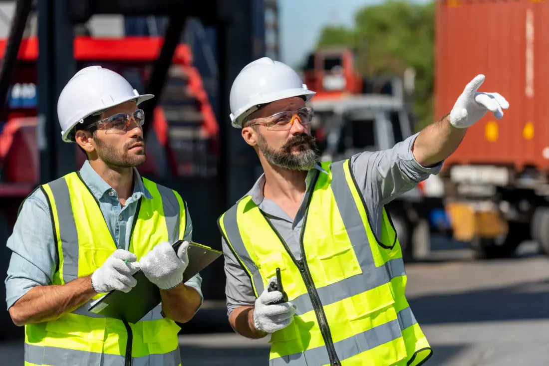 construction-staffs-demonstrating-construction-safety | Fast Labour Hire construction-staffs-demonstrating-construction-safety