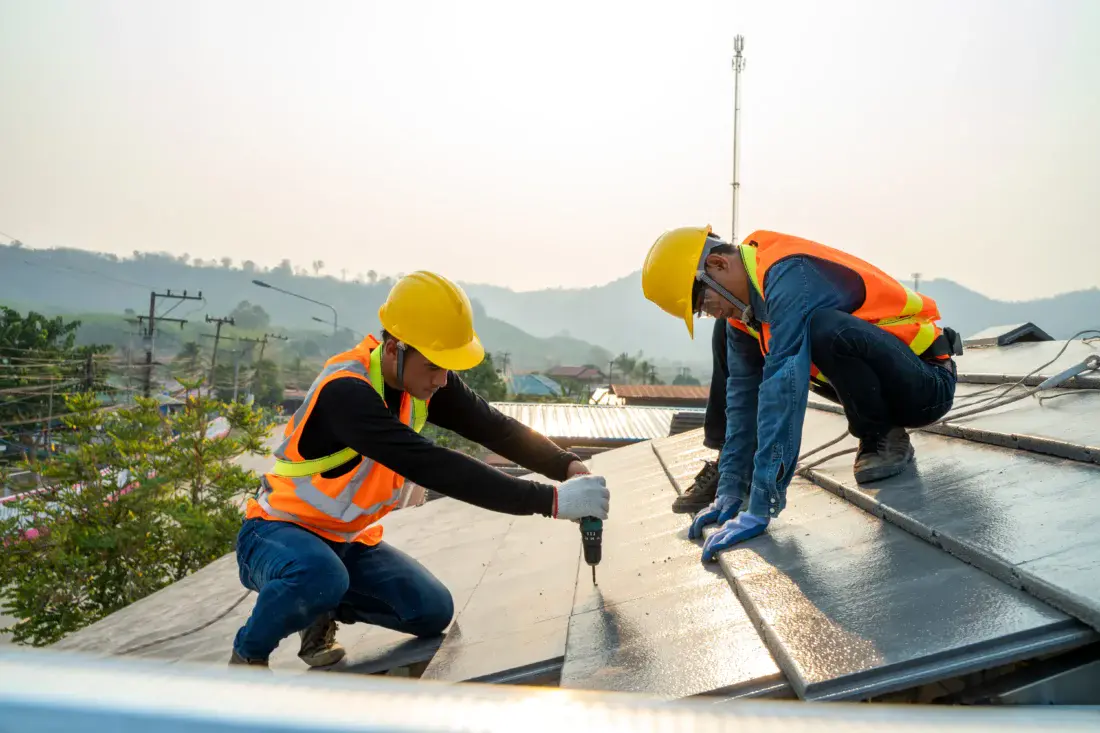 skilled-labourer-working-on-site | Fast Labour Hire skilled-labourer-working-on-site